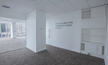 SE ALQUILA OFICINA DE 606 MTS EN OBARRIO