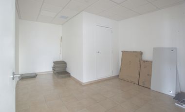 SE ALQUILA OFICINA DE 606 MTS EN OBARRIO