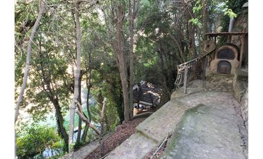 Se vende casa tipo sureño a orilla Laguna Aculeo