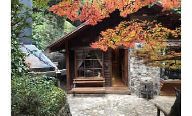 Se vende casa tipo sureño a orilla Laguna Aculeo