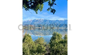 Se vende casa tipo sureño a orilla Laguna Aculeo