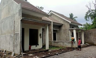 PROSES BANGUN HUNIAN MURAH MINIMALIS 7 MENIT DARI RSUD SLEMAN