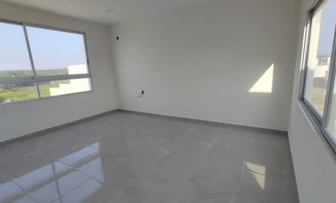 CASA EN VENTA EN ESQUINA CON ALBERCA FRACC. PALMAS GREEN MEDELLÍN DE BRAVO,VER.