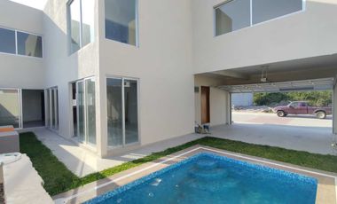 CASA EN VENTA EN ESQUINA CON ALBERCA FRACC. PALMAS GREEN MEDELLÍN DE BRAVO,VER.
