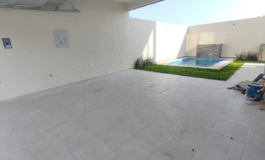 CASA EN VENTA EN ESQUINA CON ALBERCA FRACC. PALMAS GREEN MEDELLÍN DE BRAVO,VER.