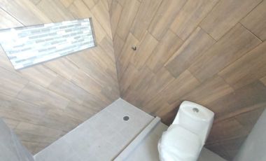 CASA EN VENTA EN ESQUINA CON ALBERCA FRACC. PALMAS GREEN MEDELLÍN DE BRAVO,VER.