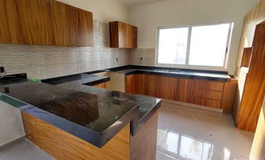 CASA EN VENTA EN ESQUINA CON ALBERCA FRACC. PALMAS GREEN MEDELLÍN DE BRAVO,VER.