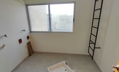 CASA EN VENTA EN ESQUINA CON ALBERCA FRACC. PALMAS GREEN MEDELLÍN DE BRAVO,VER.