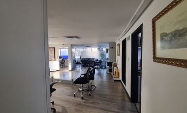 oficina en arriendo/venta en quinta camacho. Cod A8408273
