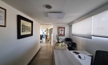 oficina en arriendo/venta en quinta camacho. Cod A8408273