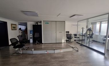 oficina en arriendo/venta en quinta camacho. Cod A8408273