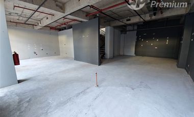 Local Comercial en arriendo en Obra Gruesa 165 M