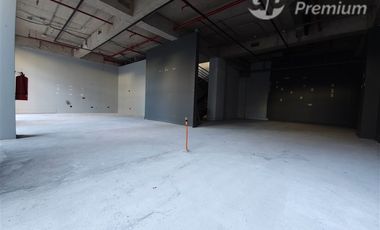 Local Comercial en arriendo en Obra Gruesa 165 M