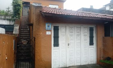VIVIENDA EN P.A. CON  GALPÓN / DEPÓSITO EN P.B.