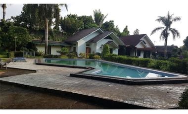 Dijual BU villa murah di Cisarua puncak, Bogor