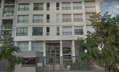 Departamento 3 amb con cochera y baulera en centro Banfield