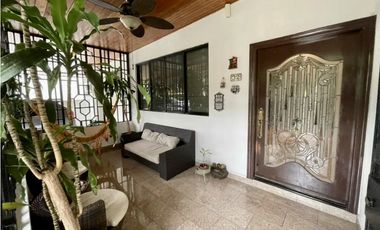 SE ALQUILA HERMOSA CASA EN SAN FRANCISCO $4,000