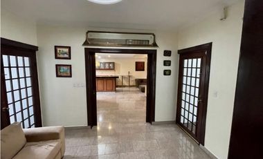 SE ALQUILA HERMOSA CASA EN SAN FRANCISCO $4,000