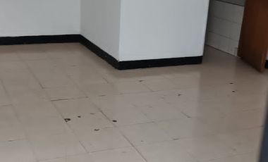 local en arriendo en primero de mayo. Cod A17269