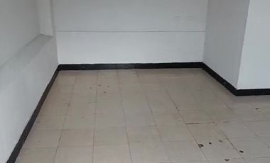 local en arriendo en primero de mayo. Cod A17269