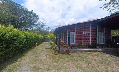 casa campestre en venta en corregimiento oberón. Cod V408342