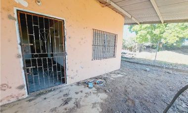 EN SAN MATEO, LOTE COMERCIAL EN VENTA.