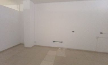 comercial (casa para comercio) en arriendo en casco antiguo. Cod A125407