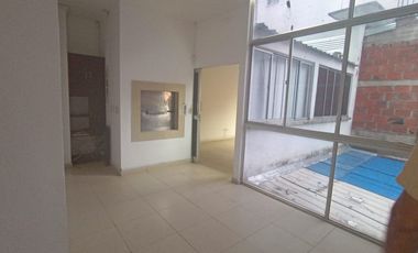 comercial (casa para comercio) en arriendo en casco antiguo. Cod A125407