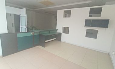 comercial (casa para comercio) en arriendo en casco antiguo. Cod A125407