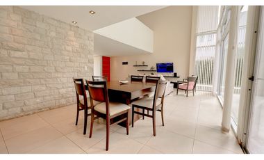 Casa cuatro ambientes. Rumencó. Piscina climatizada. Quincho.