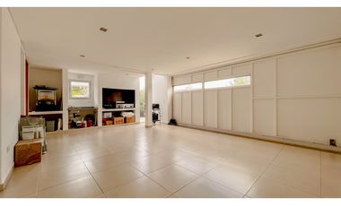 Casa cuatro ambientes. Rumencó. Piscina climatizada. Quincho.