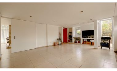 Casa cuatro ambientes. Rumencó. Piscina climatizada. Quincho.