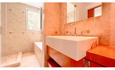 Casa cuatro ambientes. Rumencó. Piscina climatizada. Quincho.