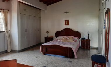 casa en venta en c.c santa teresa. Cod V2250