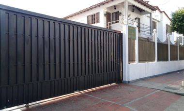casa en venta en c.c santa teresa. Cod V2250