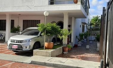 casa en venta en c.c santa teresa. Cod V2250