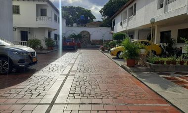 casa en venta en c.c santa teresa. Cod V2250