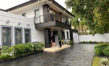 5 Bedroom House and Lot For Lease in Dasmarinas Village, Makati City
