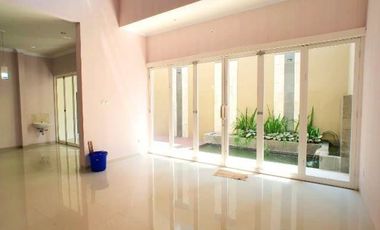 Rumah 2 Lantai Luas 216 di Villa Puncak Tidar kota Malang