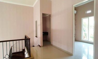 Rumah 2 Lantai Luas 216 di Villa Puncak Tidar kota Malang