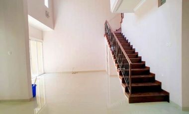 Rumah 2 Lantai Luas 216 di Villa Puncak Tidar kota Malang