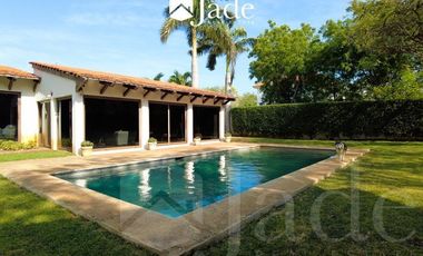 EN VENTA, Casa y Departamento en Lomas del Castillo