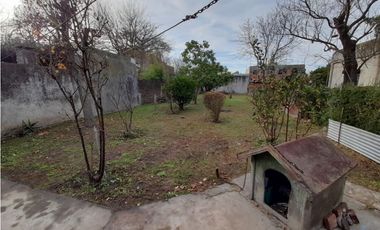 EXCELENTE CASA AMERICANA. A METROS AVENIDA WILLIAM MORRIS