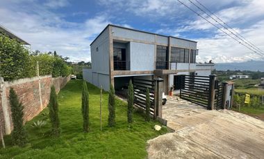 VENTA CASA EN RUITOQUE CERCA AL PARQUE NTERNACIONAL DEL PARAPENTE. Cod V9401
