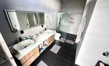 VENTA CASA EN RUITOQUE CERCA AL PARQUE NTERNACIONAL DEL PARAPENTE. Cod V9401