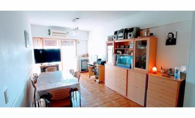 DEPTO TRES AMBIENTES CON BALCÓN Y COCHERA