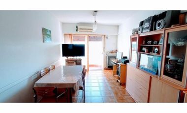 DEPTO TRES AMBIENTES CON BALCÓN Y COCHERA