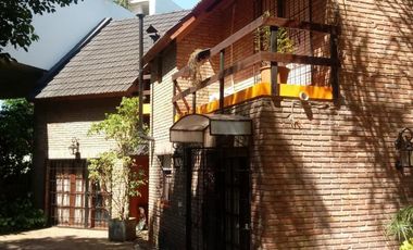 EXCELENTE CASA EN GRANADERO BAIGORRIA