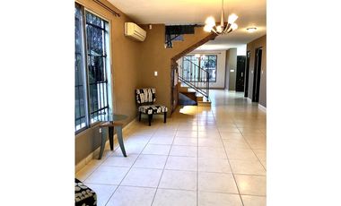 VENTA DE CASA EN CONDADO DEL REY - PH PASEO DORADO