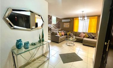 VENTA DE CASA EN CONDADO DEL REY - PH PASEO DORADO